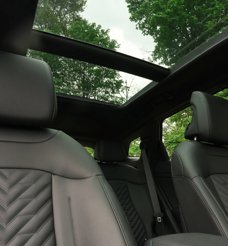 JohnStarksKia's tweet photo. Every seat feels like first class in the Kia Sportage X-Pro. 👑 With premium comfort, bold design, and capability built for wherever the road leads, it’s ready to elevate every drive. Visit John Starks Kia to experience it for yourself. https://t.co/K0dslhKx1J