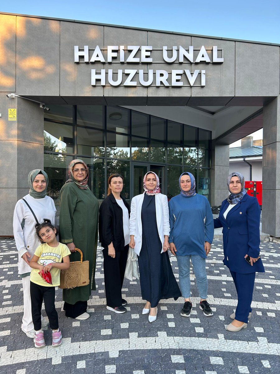 melikecilhan's tweet photo. 📍Kurşunlu Hafize Ünal Huzurevi
Dün hizmete açıldı 
kıymetli çınarlarımızı yeni mekanlarında ziyaret ederek hayır dualarını aldık
Başta Sayın Cumhurbaşkanımız Recep Tayyip Erdoğan,Grup BaşkanVekilimiz Muhammet Emin Akbaşoğlu ve emeğigeçenlere teşekkür ediyor
#YaparsaAKPartiYapar https://t.co/M98LgaiexM