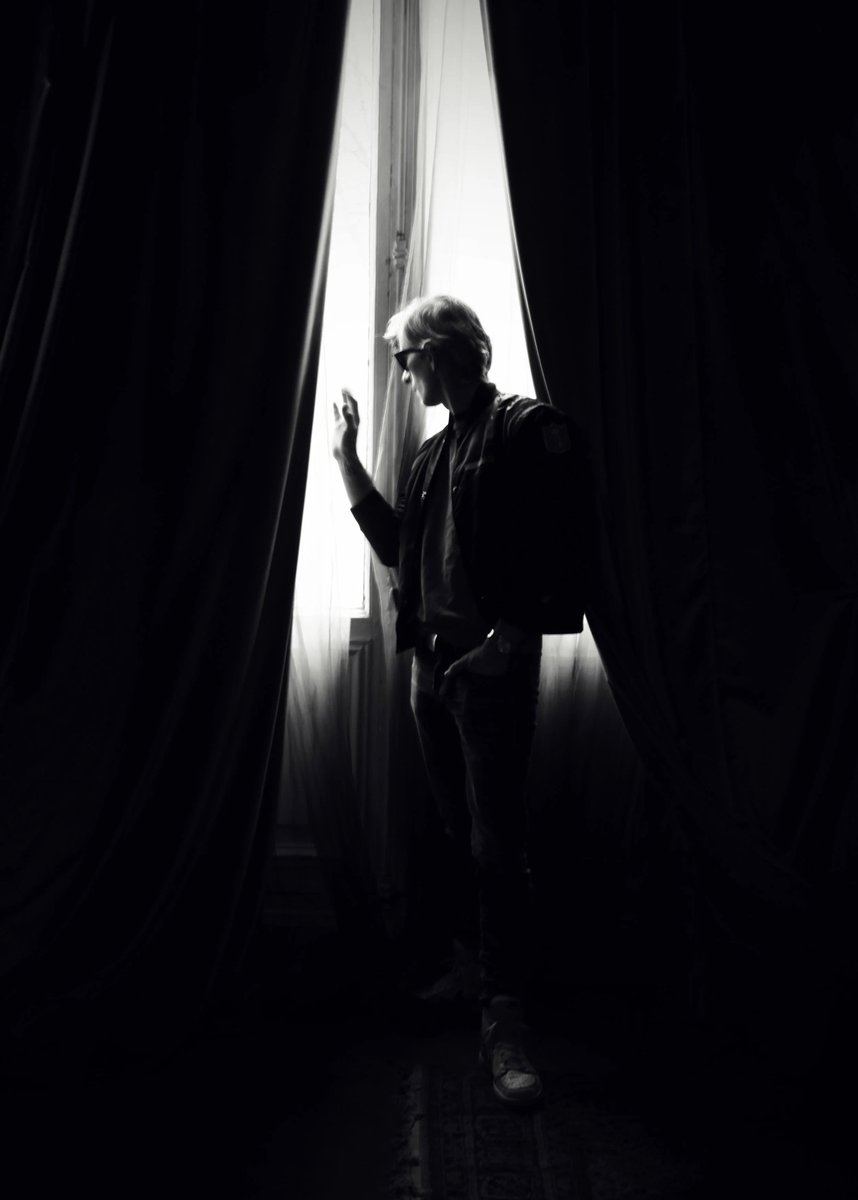 OM_Gino's tweet photo. Une légende qui a bercé mes oreilles pendant des années et qui continuera de le faire, avec un sentiment nostalgique désormais. Le vide est immense, les mots sont durs à trouver.

Merci pour tout l'artiste, merci Kavinsky 🤍 https://t.co/tvdQv3hJhR
