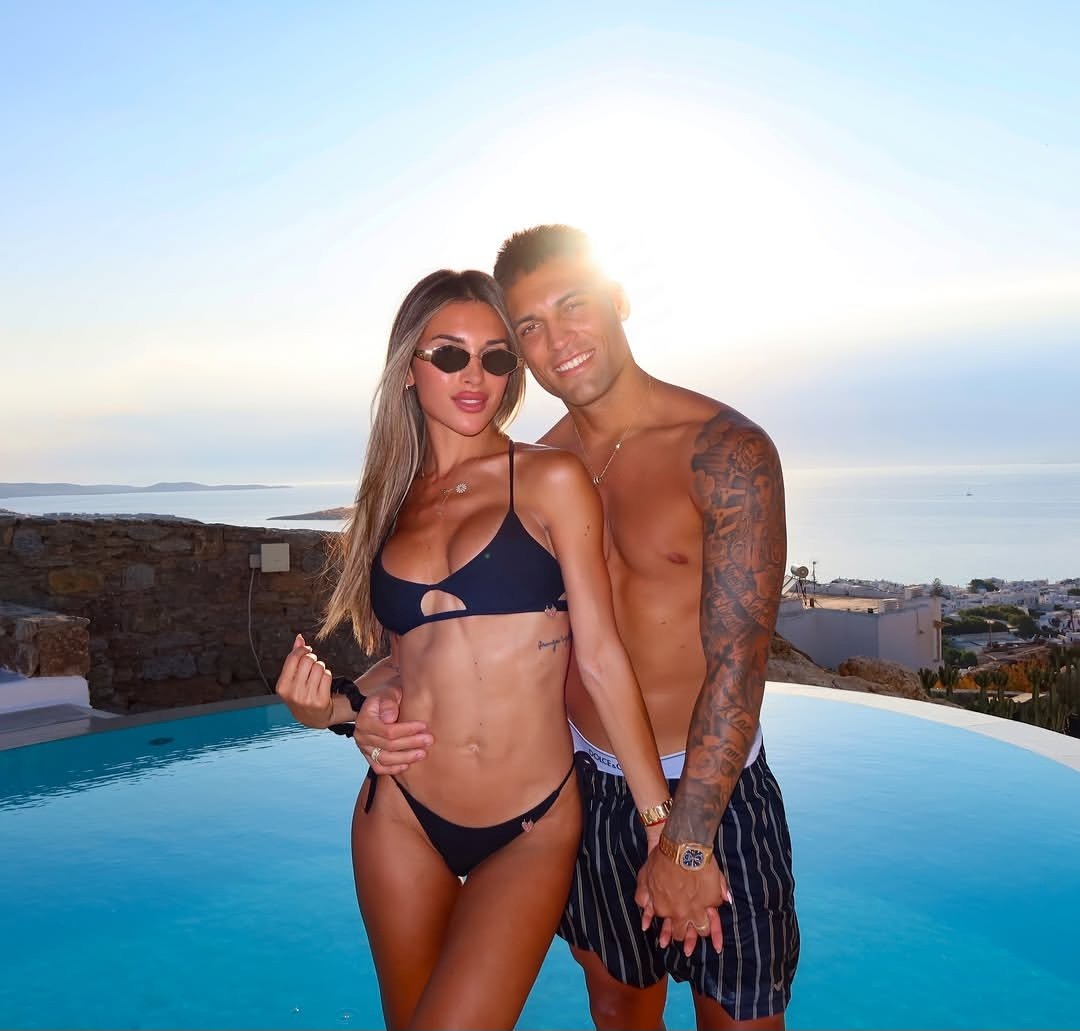 diosaarg2026's tweet photo. Agustina Gandolfo y Lautaro Martinez 
#argentina #italia  #modelo https://t.co/w96uKUqBVN