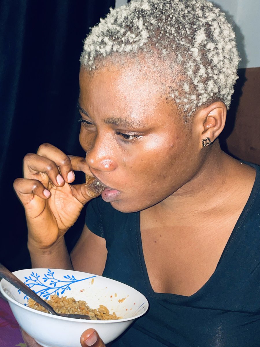 OneModupe's tweet photo. Jollof rice and fruit juice🥤 https://t.co/H8B8ChnwO1