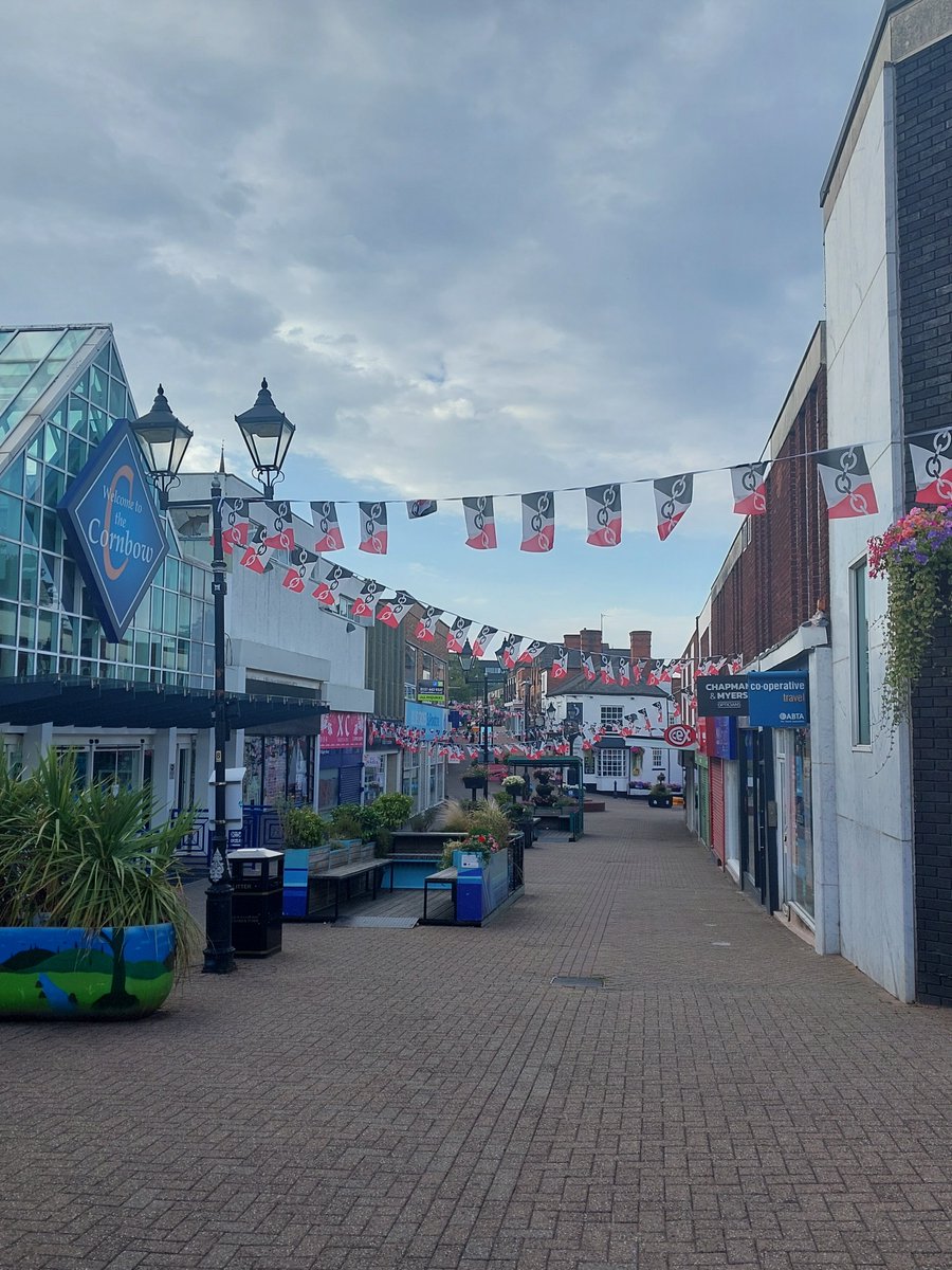 HalesowenWMP's tweet photo. Officers have conducted patrols in and around Halesowen Town Centre, in an ongoing effort to clamp down on any and all Anti-Social Behaviour. #supportingthecommunity https://t.co/kxAA5FRQWZ