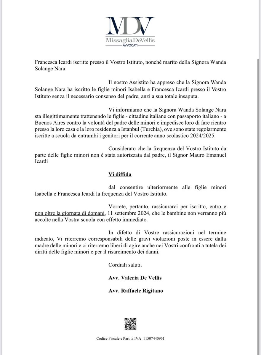 SandraRosana17's tweet photo. PAPELETA MATA RELATO
@Moria_Casan @angiebalbiani @FatimaSilva_Ma 
Las abogadas 🇮🇹 notificaron al colegio que Mauro Icardi no consentía la inscripción al colegio. https://t.co/aGbCAgNxRG