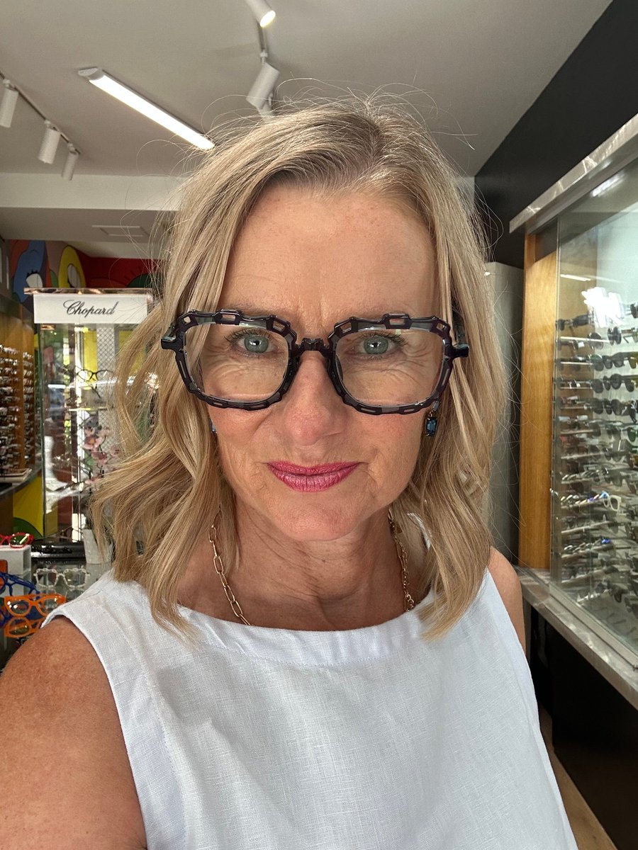 SVOptometry's tweet photo. 👓✨ All eyes on Sharon — effortless confidence, bold design and unmistakable style 😍

This look is the perfect reminder that great eyewear is more than just seeing clearly — it’s about expression, comfort and personality working together seamlessly 👀💎 #optometrist #eyecare https://t.co/oq1YWDkOnW