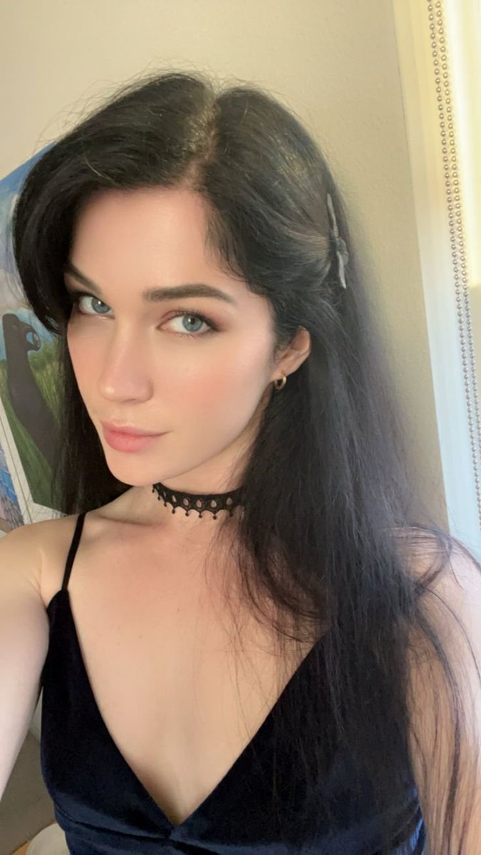 elite_divaz's tweet photo. ✨ 𝗖𝗘𝗟𝗘𝗕 𝗣𝗥𝗢𝗙𝗜𝗟𝗘 ✨

👑 Name: Evelyn Claire
🎂 Born: 11 April 1996
�� Age: 30 (2026)
♈ Zodiac: Aries
🌍Nationality: American 🇺🇸
📍Birthplace: Washington, USA

📏Height: 5'7" (170 cm)
⚖️Weight: ~54 kg (119 lbs)
👁️Eye Color: Hazel
💇Hair Color: Blonde
💃Body Type: Slim https://t.co/1jfwDpJ867