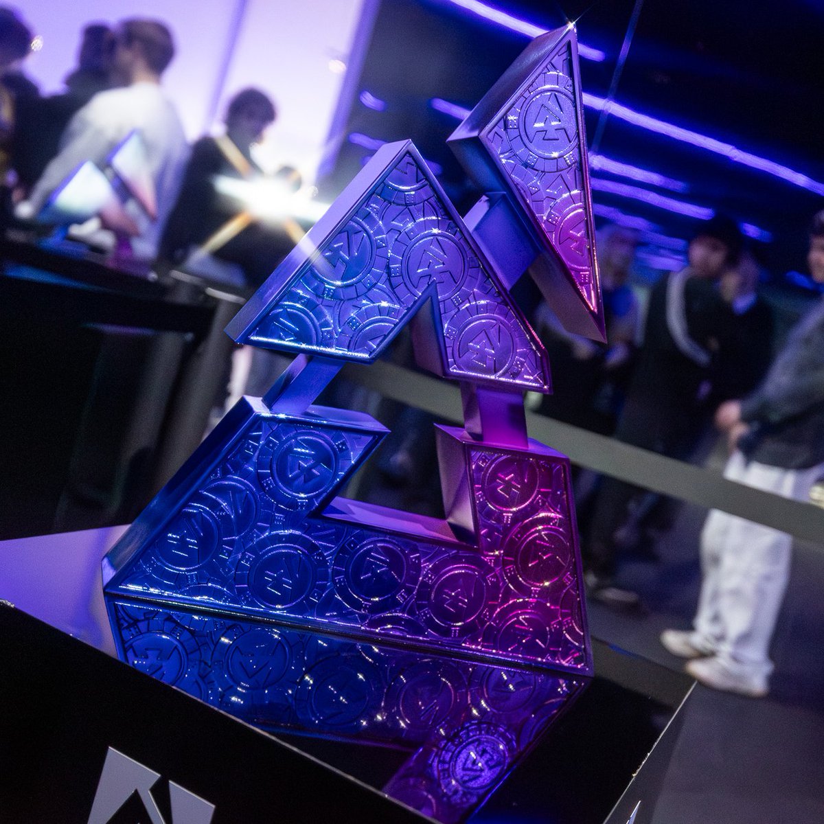 PolymarketCS2's tweet photo. Falcons, Vitality, and FURIA are all already out. ❌

Spirit are the only top 5 team left in BLAST Bounty S2. 🐉

Polymarket traders predict Spirit will win at 52%. 📈

Can anyone stop their guaranteed win? 🏆 https://t.co/M6BJRrDjyp