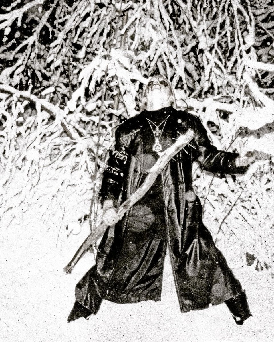 WadeRog92024938's tweet photo. Vinterland.
#vinterland #blackmetal https://t.co/twptwVq4Hu