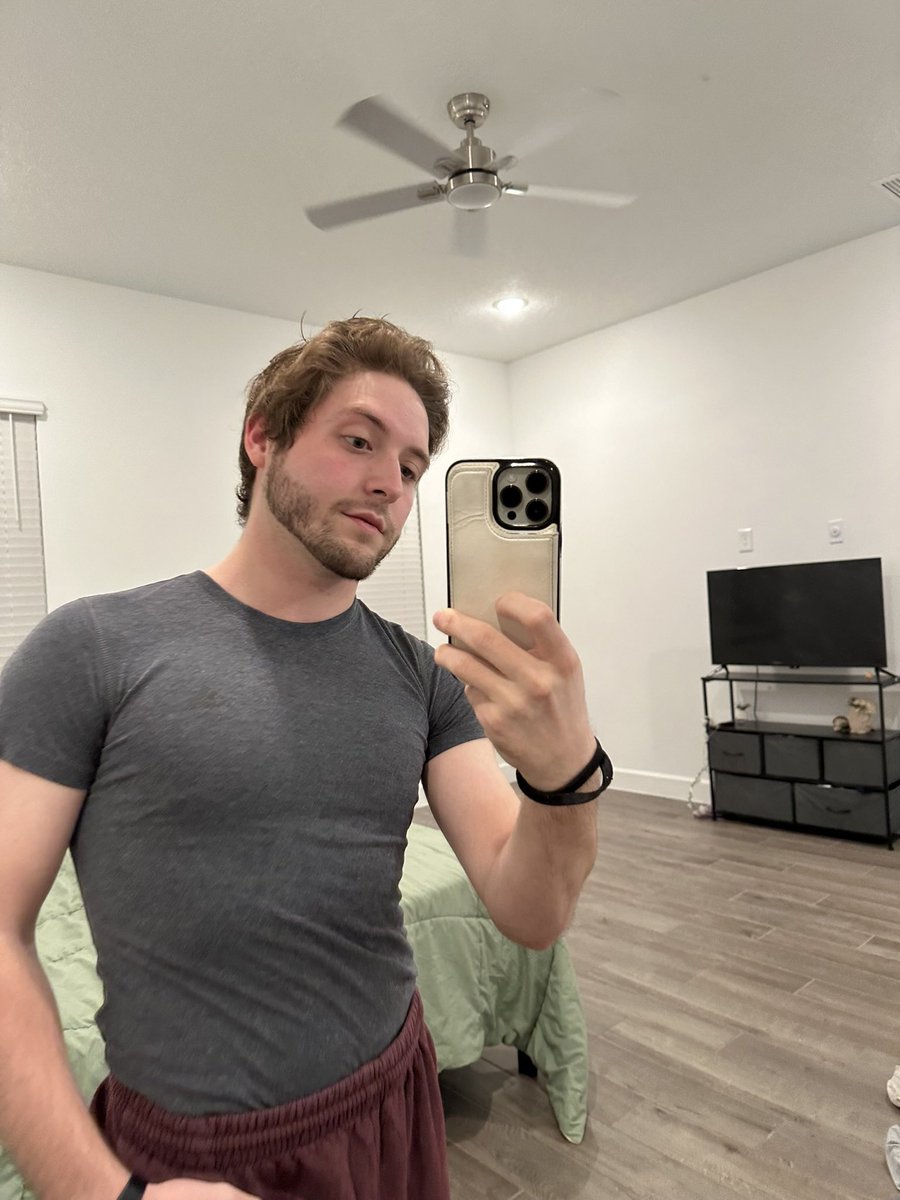 grantbroussard's tweet photo. beard is growing on me https://t.co/ORYYEv0yHp