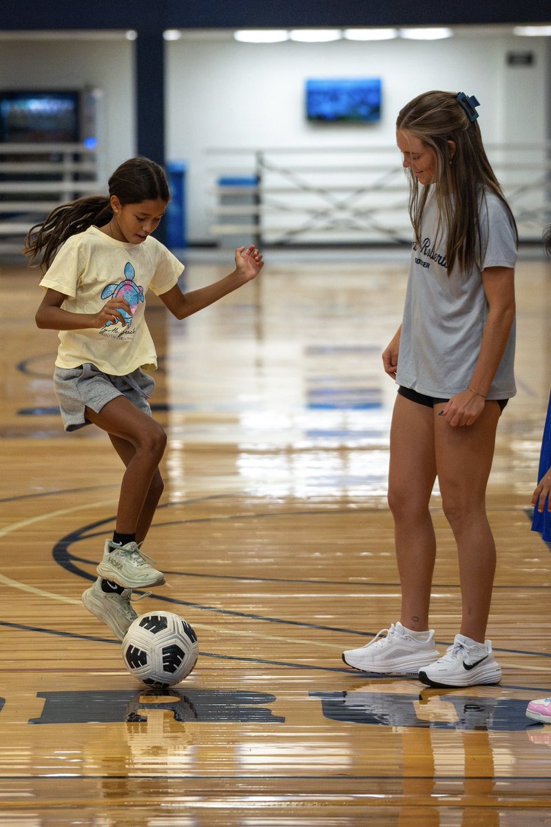 ORUAthletics's tweet photo. Inspiring the next generation⚽️

#ORUWSOC &amp; #ORUMSOC partnered with the Muscogee Creek Nation Health Promotion &amp; Wellness Program to host its annual Summer Youth Diabetes Prevention Clinic

#GoldenStandard | #MCNHealth https://t.co/thiuEqI8Tg