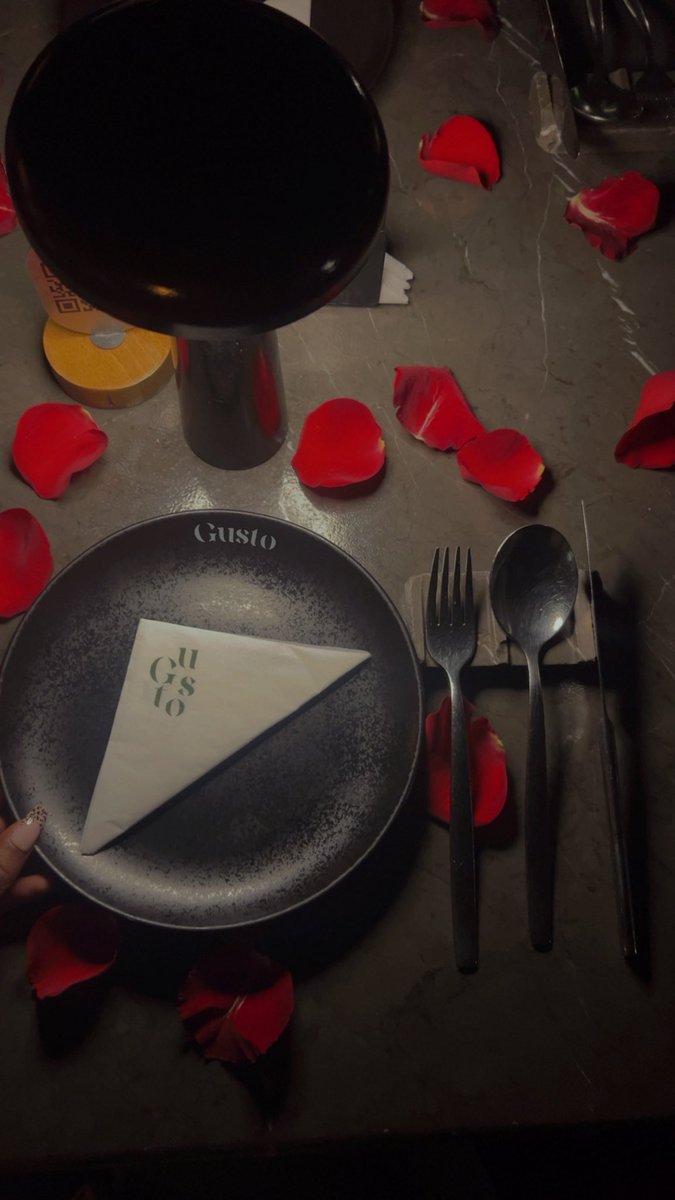 R3alfares's tweet photo. Best Dinner💛 https://t.co/eczw8YS3Y5