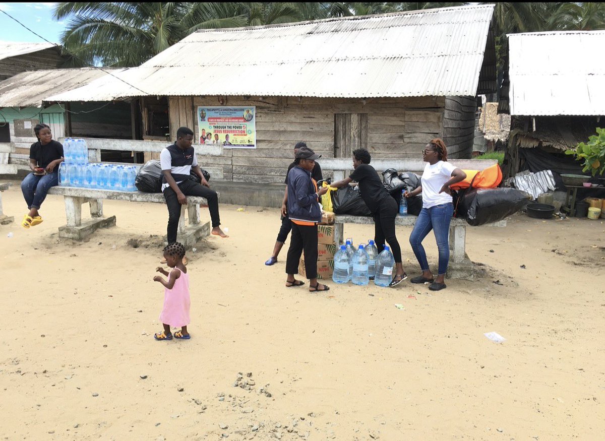 dohsen_margaret's tweet photo. To ensure the team's health and safety at sea, I make sure I get enough drinking water for everyone. 

Additionally, I ensure that each person has either Crocs or Chan shoes and that everyone has an extra safety tube in addition to the provided life jacket.

Water side is easy. https://t.co/1PqWc60cv7