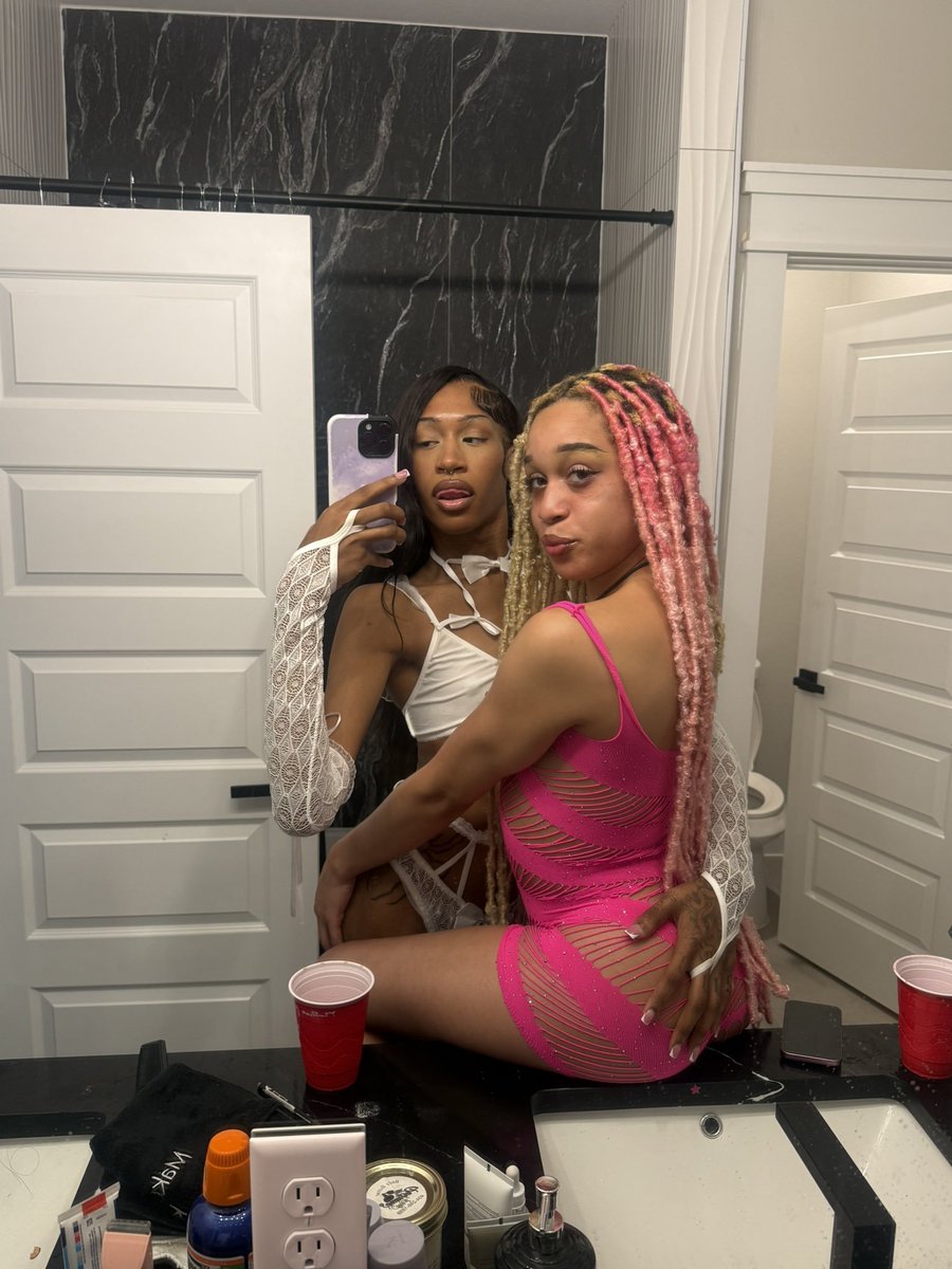 hanahchilah's tweet photo. I miss my girl if you really love trans girl you can Dm :https://t.co/n7amEFx2Hd https://t.co/yI3zBAGgHM