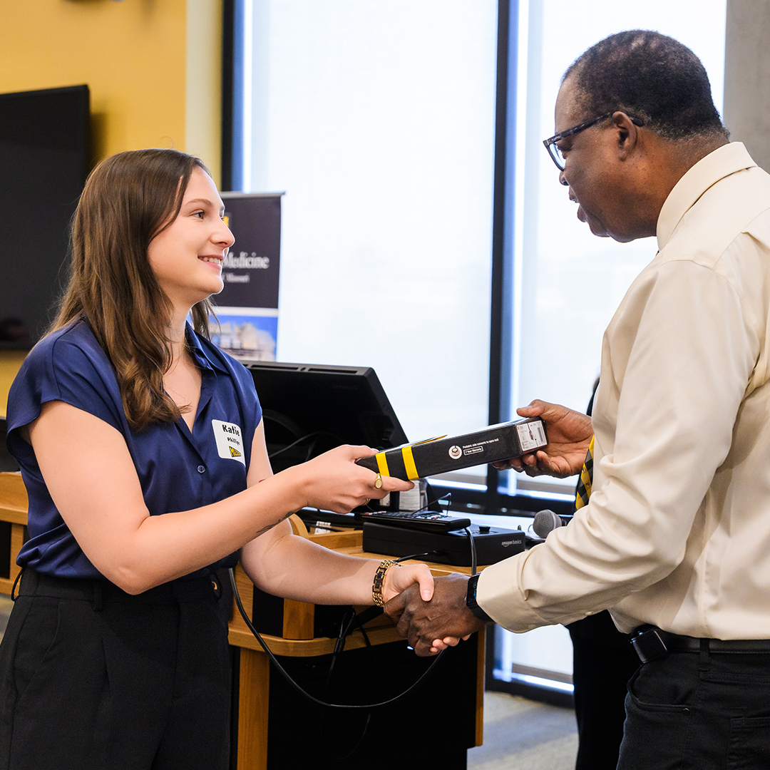 mumedicine's tweet photo. This morning, the #Mizzou School of Medicine Class of 2030 attended the annual Stethoscope Breakfast, where attendees received a stethoscope, their first medical tool, generously donated by our medical school alumni. 🩺

Welcome to @Mizzou, Tigers! https://t.co/SPlKDefF2q