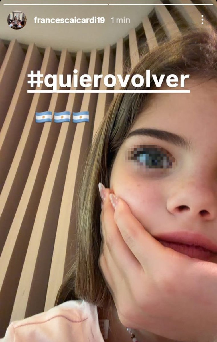 Jesfuckyou's tweet photo. Angie Balbiani periodista NO quiere que FRANCESCA e ISABELLA Vuelvan a Argentina. 
Tranquila Francesca e Isabella MUCHA GENTE qué las quiere sin conocerlas, quieren que el lunes estén en sus colegios con sus amigos, hermanos y vean a sus abuelos, primos y esten en ARGENTINA!! https://t.co/T8JfCo31mN