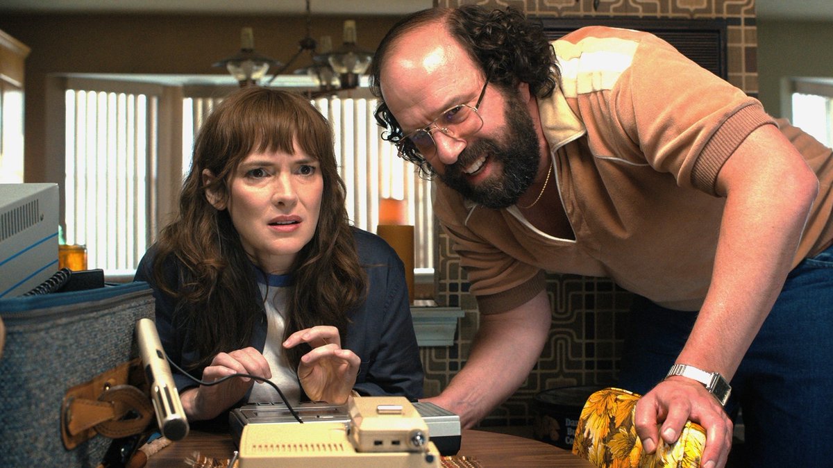 upsidedown_ST_'s tweet photo. Mamma Joyce &amp; uncle Murray made a great team 💪🏼🤭🫶

#StrangerThings https://t.co/rld7xpDZVF
