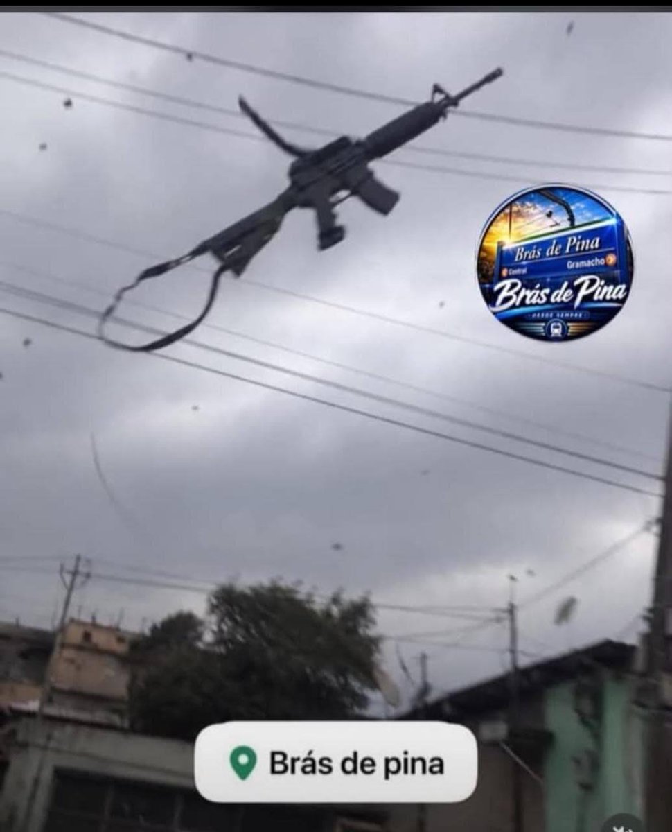 Raf7m4's tweet photo. O vento tá tão forte no rio de janeiro que até o fuzil foi levado pelo vento https://t.co/taY2t1pCMP