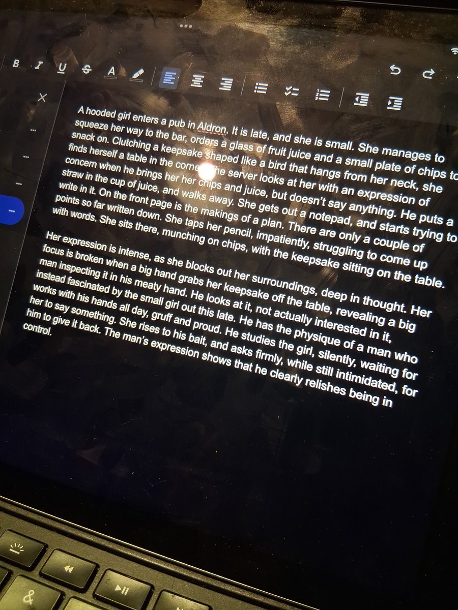 delicleocat's tweet photo. Haven't written something properly in a while but I've found a sudden burst of inspiration https://t.co/T8vQWTn6Sc