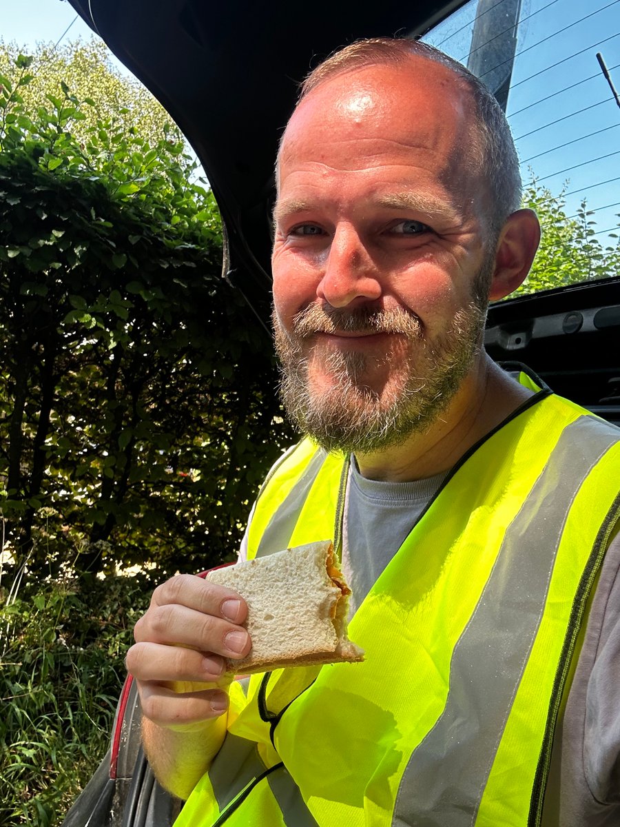 financefraz's tweet photo. Yesterday was my day off... but I still managed to turn it into a decent little payday 💰

🚚 Amazon Flex: £60
🍔 Uber Eats: £40 

(just under £100 total for around 6 hours)

After putting aside £25 for tax and petrol, that's £75 in my pocket. 🙌

I’ve still got a few days left this week to top up the survey apps I do, and I might squeeze in another food delivery shift too.

It all adds up. You don't have to earn thousands overnight—just keep stacking the income streams. 📈

#SideHustle #AmazonFlex #UberEats #UKMoney #MoneyTwitter #ExtraIncome