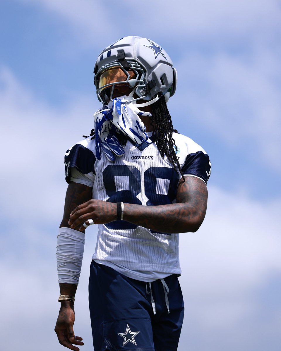 SleeperNFL's tweet photo. WR1 🤩

(📸 @dallascowboys) https://t.co/z1Zjnu7H7v