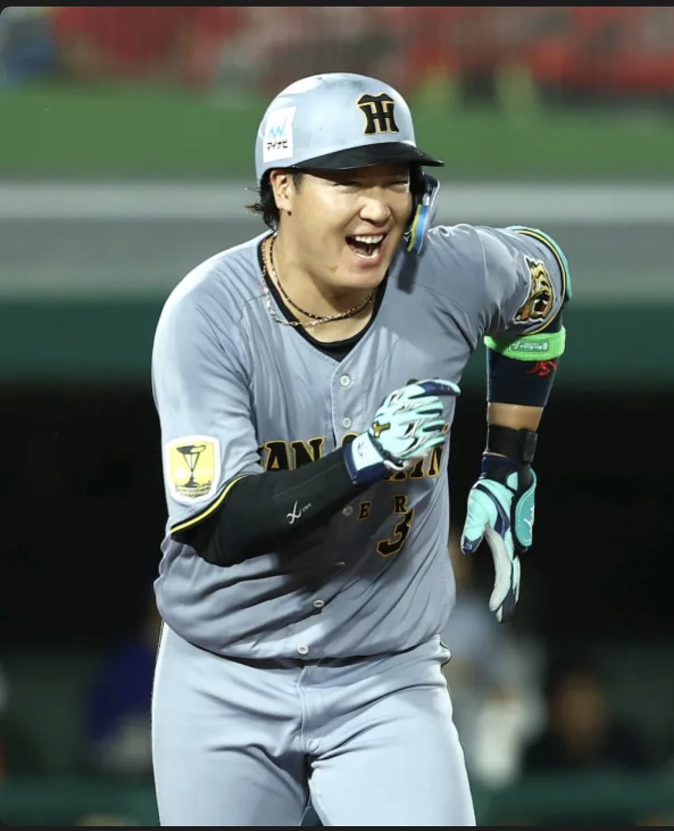 miri7773's tweet photo. #佐藤輝明 
#阪神タイガース 
佐藤輝明選手がオールスター3試合連続ホームランを打ちました
阪神球団初の偉業
去年のオールスター第2から今年の第1と第2と連続ホームラン
高橋遥斗投手は全球ストレートで2回を無失点に
大山悠輔選手は2ベースヒット含むマルチ安打の活躍を
中野拓夢選手は代打でヒット https://t.co/vBH7nRcnVD