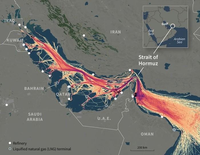 Alessandro7596's tweet photo. 🇦🇪 UAE LNG exports continue despite rising risks in the Strait of Hormuz. An ADNOC tanker reportedly exited the chokepoint with its tracking system switched off, while another loaded at Das Island, highlighting resilient Gulf LNG flows amid heightened regional tensions. https://t.co/ILoFHh4REw