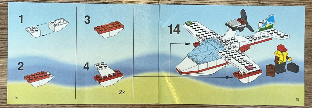 legoworks's tweet photo. 今日の棚卸しは航空会社限定品1817(1996年)。
水上飛行機に釣り小屋が付いた、湖のバケーションが目に浮かぶ良セット😚このボリュームが小箱にギチギチに入っています❣️
説明書はなぜか飛行機がブック型、小屋が折込みと別スタイルです😳
#lego https://t.co/D4JsZVFyf4