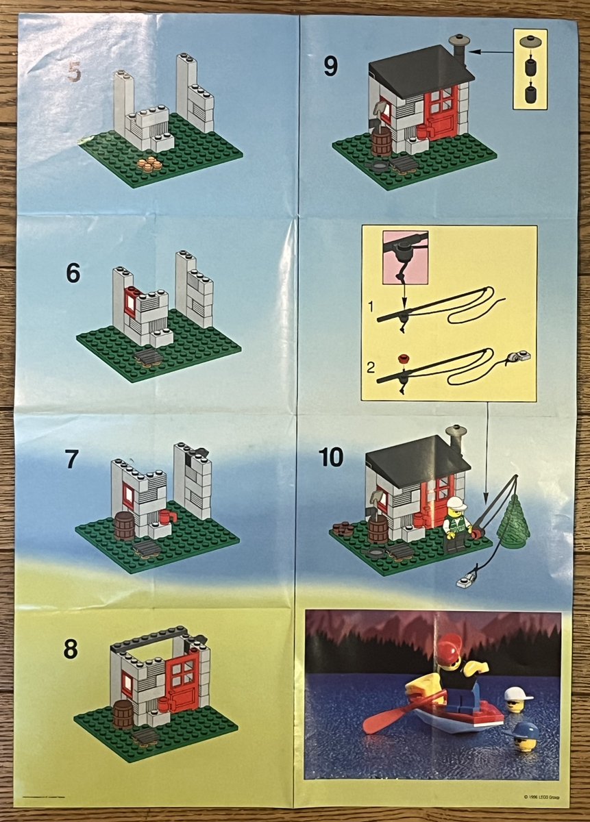 legoworks's tweet photo. 今日の棚卸しは航空会社限定品1817(1996年)。
水上飛行機に釣り小屋が付いた、湖のバケーションが目に浮かぶ良セット😚このボリュームが小箱にギチギチに入っています❣️
説明書はなぜか飛行機がブック型、小屋が折込みと別スタイルです😳
#lego https://t.co/D4JsZVFyf4