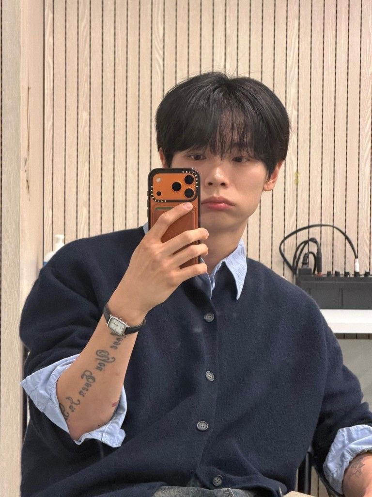 HANLUO25's tweet photo. 뒷북인데 나완전타투예찬파. https://t.co/xhp38IO9AG