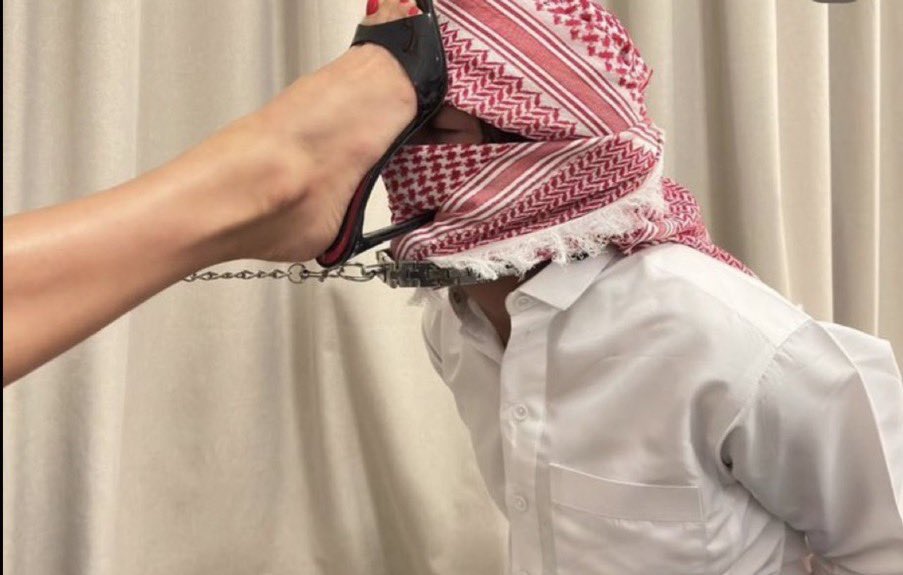 vxj2zn's tweet photo. كلابي  انبحو ونفذو. وتعال  خاضع مطيع  تحت رجولي https://t.co/PHjB06E7aX