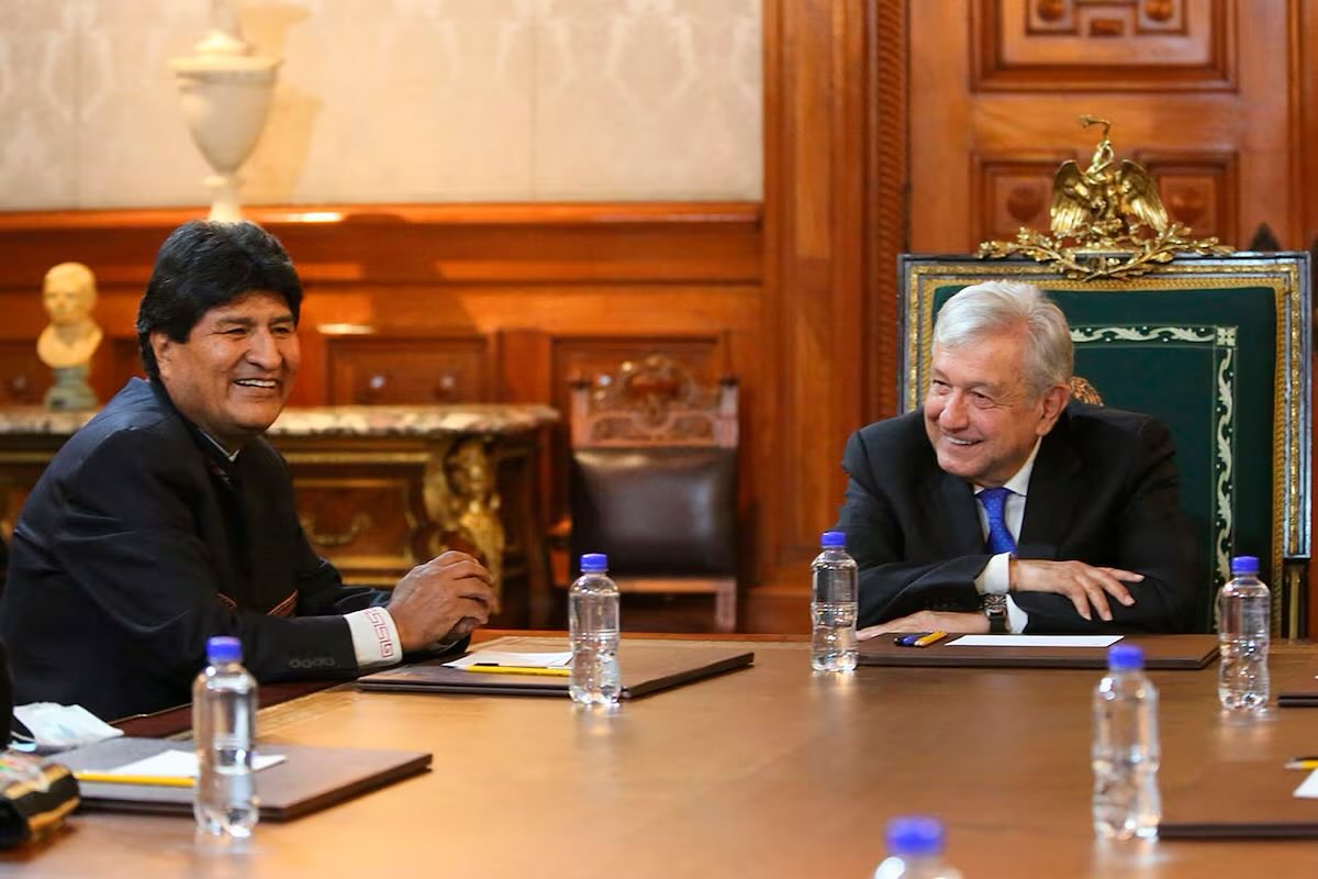 aggg_iusyleds's tweet photo. @SimonLevyMx @MauricioSnoBarr Casualmente es otro de los “amigos” del #Narcopresidente @lopezobrador_ quien incluso le otorgó asilo en México.
“Dime con quien andas y te diré quien eres” https://t.co/46bRRfT33c