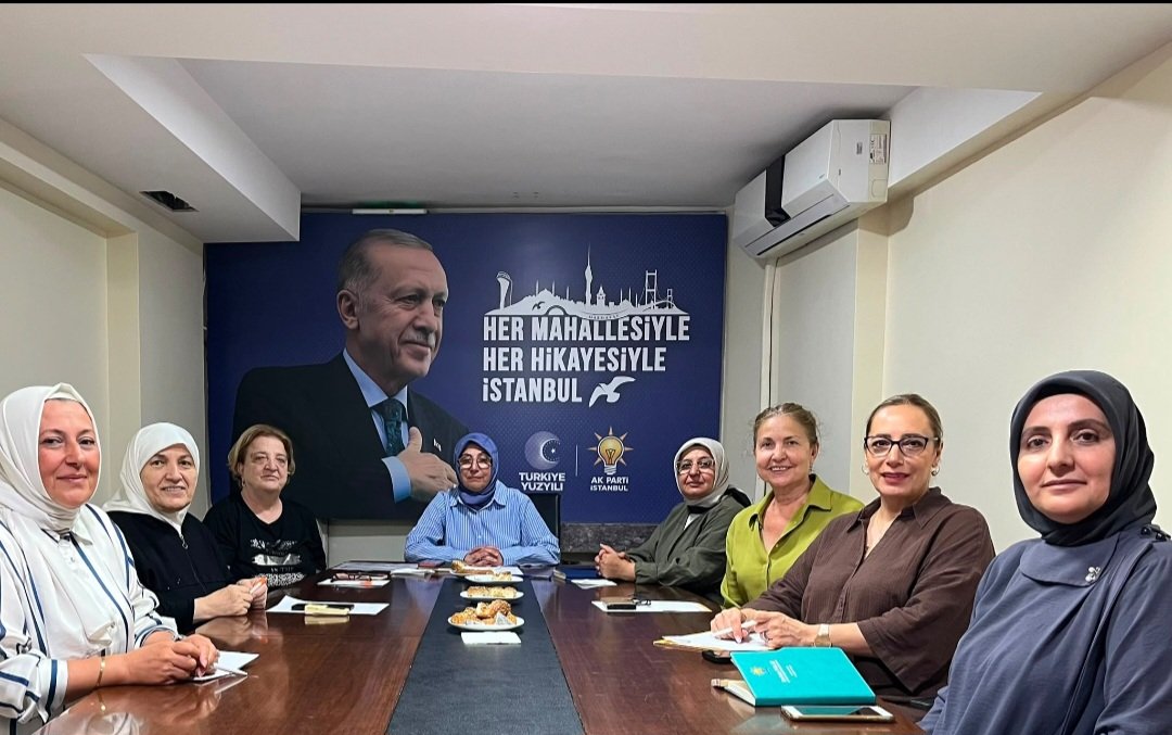 NurdanOzavc's tweet photo. İlçe Başkanlığımızda haftalık olağan yürütme kurulu toplantımızı İl kordinatorümüz @Elif_bicak başkanımızın katılımı ile yönetim kurulu toplantımızı gerçekleştirdik. 

@salihademirer 
@AKKadinSisli 
@Haticeyucel2023 https://t.co/nbeo93sFvu