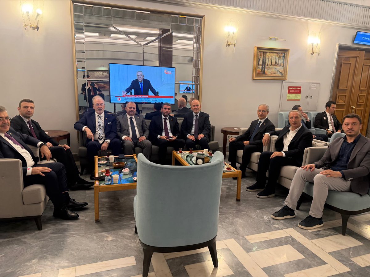 suleymansoylu's tweet photo. Bugün TBMM Genel Kurulu’ndaki çalışmalarımızı, görüşmeleri devam eden kanun teklifinin birinci bölümünün tamamlanmasının ardından sonlandırdık. https://t.co/15vU7IVeHP