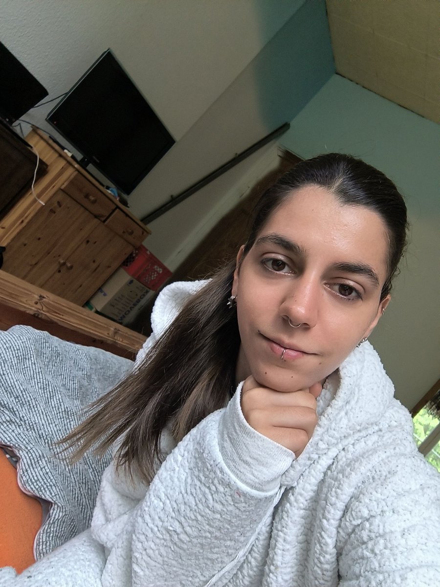 diene_cora's tweet photo. Suche Opfer, die sich gern peinlich vorführen lassen.
#Vorführung #Demütigung #Peinlich #Sklave https://t.co/dsSLpIJIq1