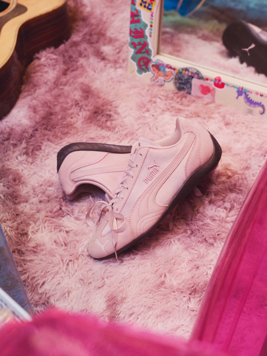 ComplexSneakers's tweet photo. Rosé and PUMA reunite for the Speedcat Etoile, featuring satin uppers and ribbon-style laces in black, pink, and yellow. The collection drops July 30 at PUMA and select retailers worldwide. 🩷🖤💛 https://t.co/rknS6tJTNB