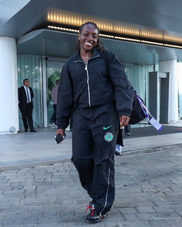 lnstantFoot's tweet photo. 🚨ON EN PARLE DU SURVÊTEMENT NIKE DES NIGÉRIANNES POUR LA CAN FÉMININE ??! 🥵

Un vrai banger ! 🍗

La marque n’a vraiment pas fait les choses à moitié. https://t.co/Sip8Ks3ccX