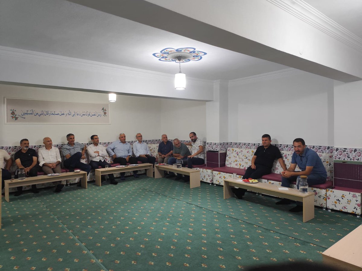 ozgurderbingol's tweet photo. "Hukuk ve Adalet" başlıklı söyleşimizde, Av. Mehmet Alagöz'ün sunumuyla adaletin anlamını, hukukun toplumsal hayattaki yerini ve günümüzde yaşanan sorunları ele aldık.
Adaletin hâkim olduğu bir dünyanın inşası için gayretlerimizin devam etmesini temenni ediyoruz. https://t.co/ya8Rsv76x0