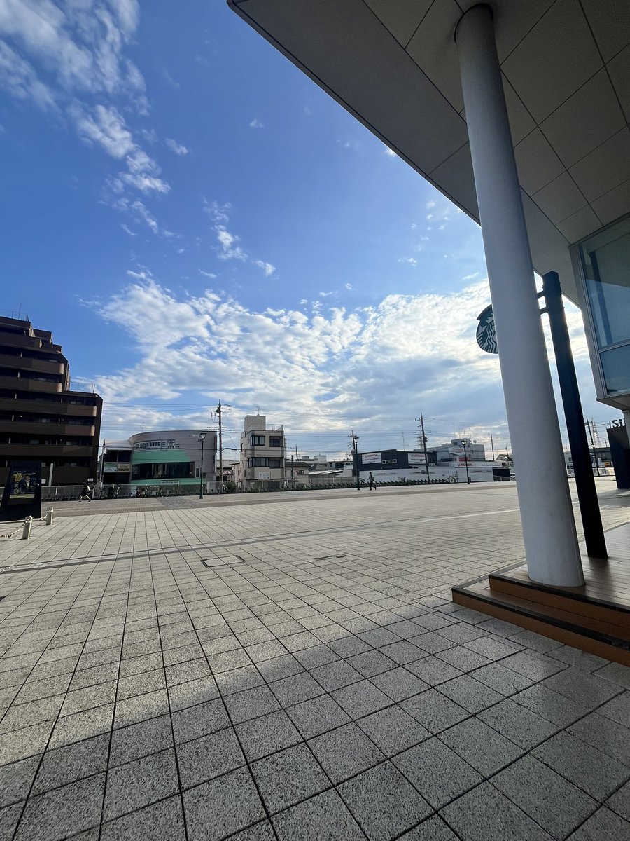 fmyamato's tweet photo. 7/30木曜日のあさばん！間もなくスタート！今日はこんな日、国際フレンドシップ・デー。友情を描いたドラマ、映画から3曲お送りし〼 https://t.co/Odl3I7xzFu