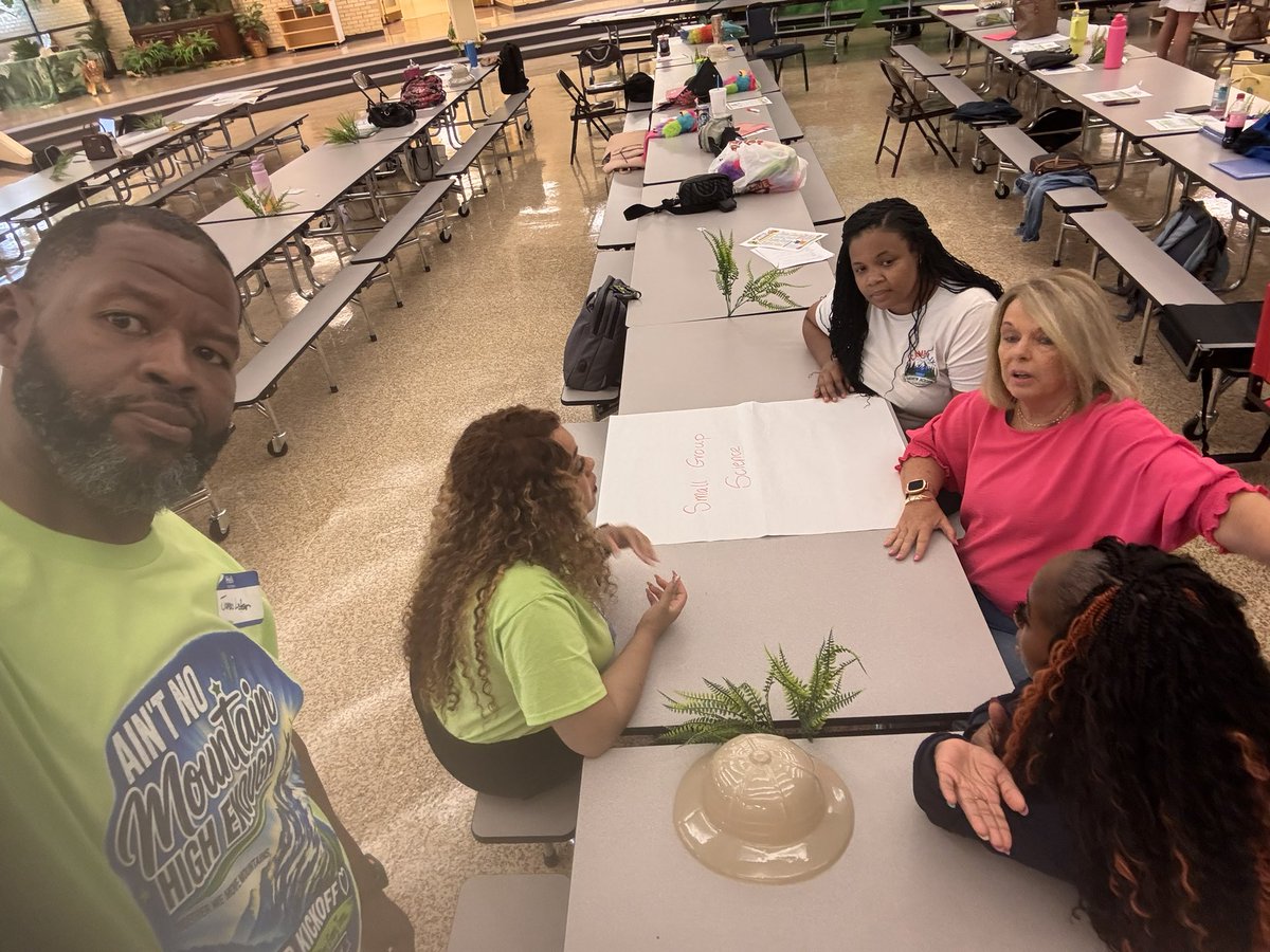 JmcssEMPOWERED's tweet photo. Dr. Searcy Professional Development for Nova Early Learning Center Teachers was Fun, Engaging and Informative!!!! WELL DONE!!!! #JMCSS #TeacherLeadership #NovaStars #EmpoweringEducators https://t.co/F8bkw1uaLZ