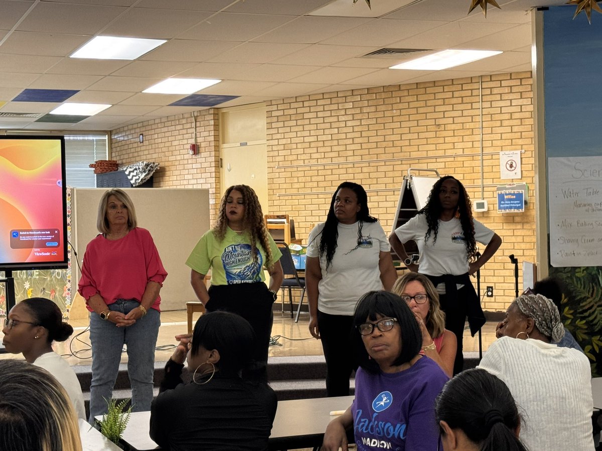 JmcssEMPOWERED's tweet photo. Dr. Searcy Professional Development for Nova Early Learning Center Teachers was Fun, Engaging and Informative!!!! WELL DONE!!!! #JMCSS #TeacherLeadership #NovaStars #EmpoweringEducators https://t.co/F8bkw1uaLZ