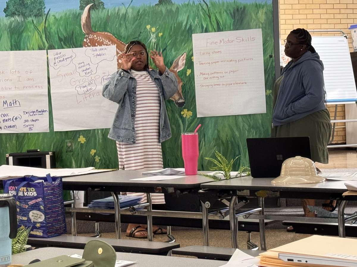 JmcssEMPOWERED's tweet photo. Dr. Searcy Professional Development for Nova Early Learning Center Teachers was Fun, Engaging and Informative!!!! WELL DONE!!!! #JMCSS #TeacherLeadership #NovaStars #EmpoweringEducators https://t.co/F8bkw1uaLZ