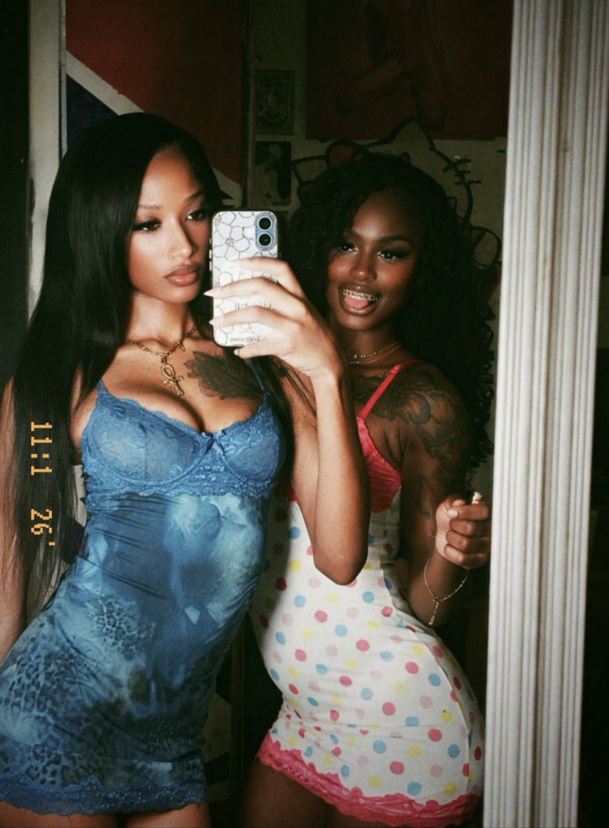 st0rmyyy_'s tweet photo. Real Sisters🥰 https://t.co/6HWJyPQgze
