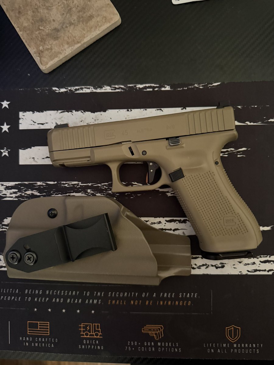jake_adams75's tweet photo. @gunpolicy EDC https://t.co/jE8PLf3n1Z
