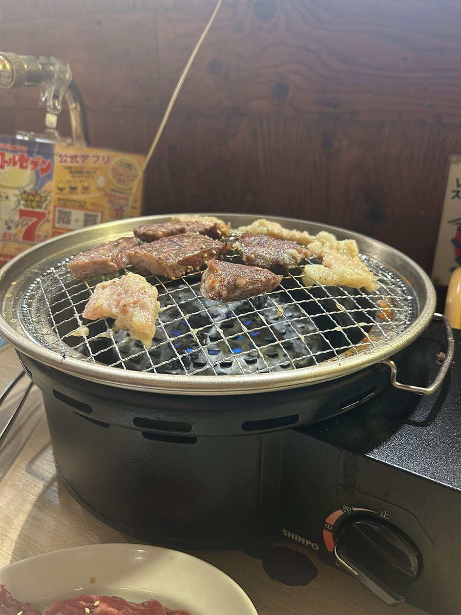 saawww1341's tweet photo. おはようございます
レベルアップしました
今年は当日仕事なので前祝いをしてもらいました
1年半だけど仲良くやってます
昨日はゆーが誕生日だからってブラデビ買ってくれて感謝(ㅅ´꒳` )

写真忘れたけど昨日はりゅーやの招待で
ブレビワンマン行ってきました
招待ありがと！久々に元気そうな顔見れてよかったよー
のんのんとちゆさんはごめんいろいろ😢
テキーラで胃痛で寝れない誕生日の朝を迎えた