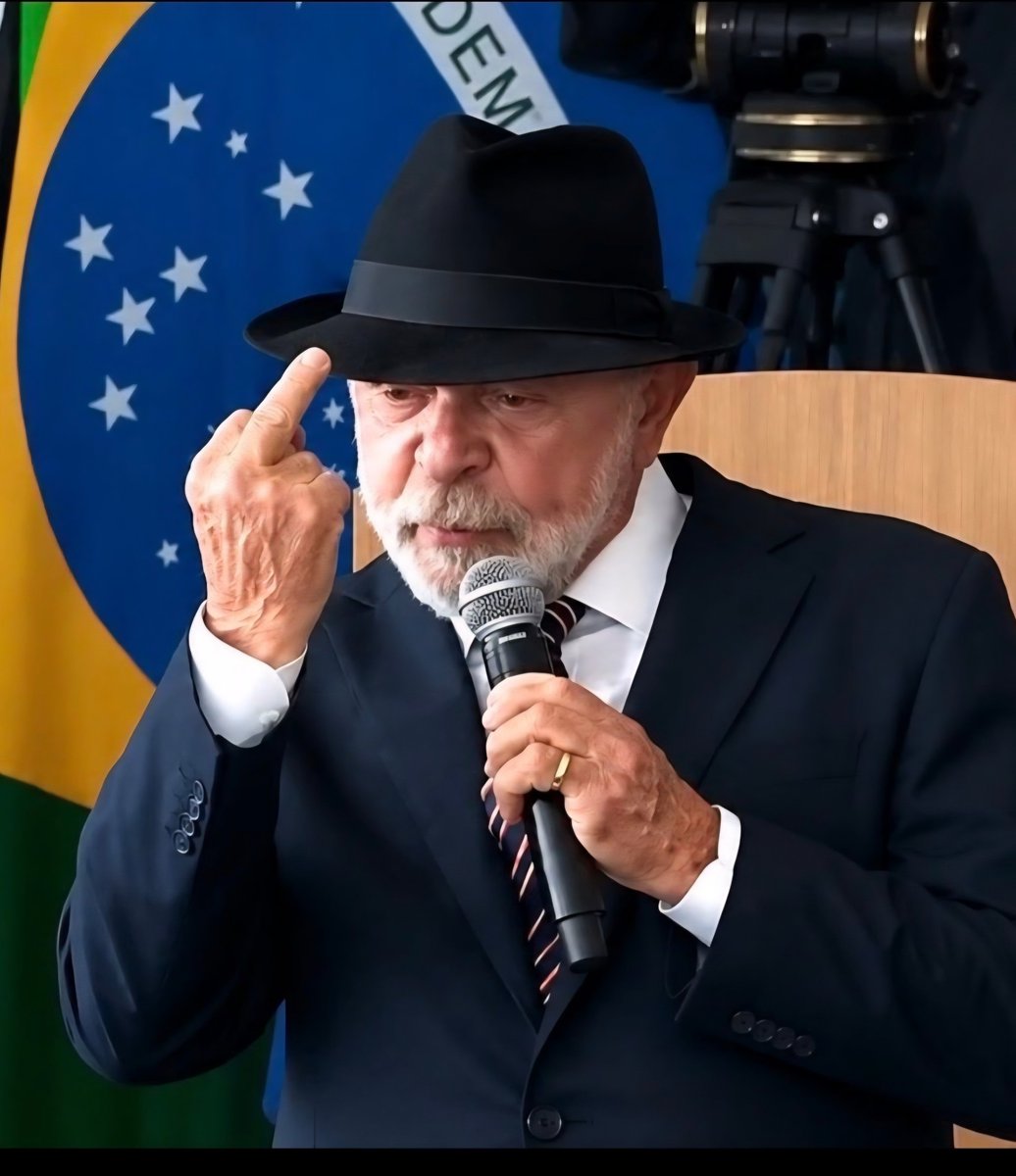 AbrahamWeint's tweet photo. Para Lula, FB tem B de VELUDO?
Rebola mais, rebola gostoso... https://t.co/x9OpXLYBdf