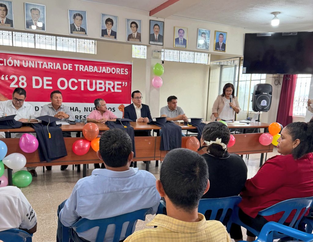 davidroserow's tweet photo. Con éxito culminamos la Escuela de Liderazgo y Participación en Santo Domingo de los Tsáchilas proceso de formación q se suma a las distintas iniciativas q impulsamos en todo el país con el objetivo de empoderar a la ciudadanía de sus derechos y fortalecer la organización social https://t.co/3LwyCNnHkw