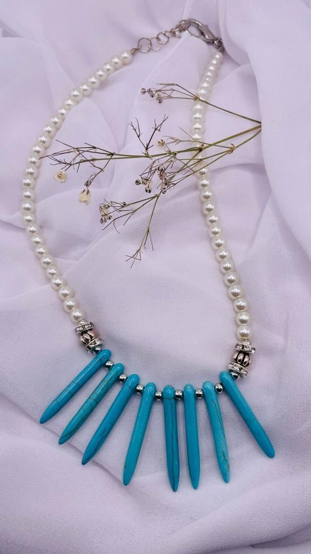 JewelryHind's tweet photo. The right jewelry can be the finishing touch to any look.

Sometimes, one simple piece is all you need. 💎

#JewelryStyle #HandmadeJewelry https://t.co/GrjyYQ75gb
