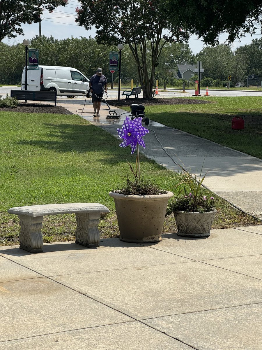 HembyBridgeESNC's tweet photo. Shout out to Mr. Chisum for pressure washing the sidewalks at our school. We appreciate every effort to make our school sparkle & shine π. #TeamUCPSSpouses #BulldogStrong @UCPSNC @AGHoulihan @boatcandice @GinaChisum1 @MrsDeal_AP_HBES https://t.co/WOIv7LGEM0