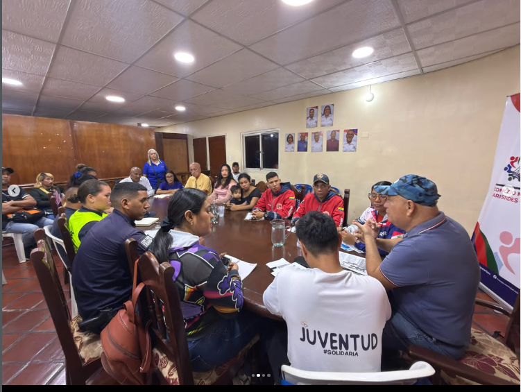 NoticierYaracuy's tweet photo. En Arístides Bastidas afianza preparativos para el “Plan Vacacional comunitario https://t.co/UQsbjkHTCv https://t.co/sicgdhJ7JB
