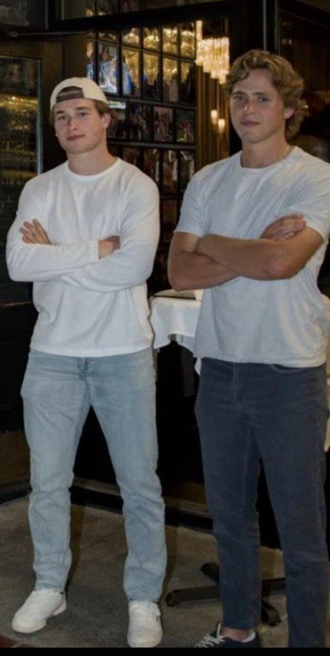 peopleagda's tweet photo. WILL IS SO BIG ?????? https://t.co/3cdQS4n2SH