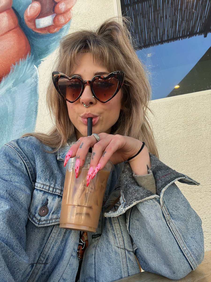 ElizabethAliyh's tweet photo. Love my day today 😘 https://t.co/djsztdOnDG
